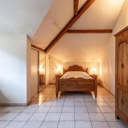 Laurabe Furnished Flat Apartment *