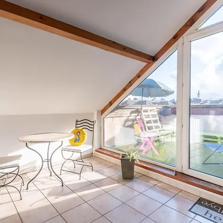 Laurabe Furnished Flat *