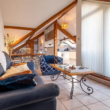 Apartment Laurabe Furnished Flat Annecy