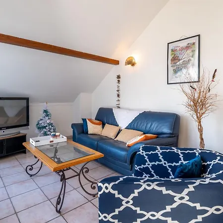 Laurabe Furnished Flat Annecy