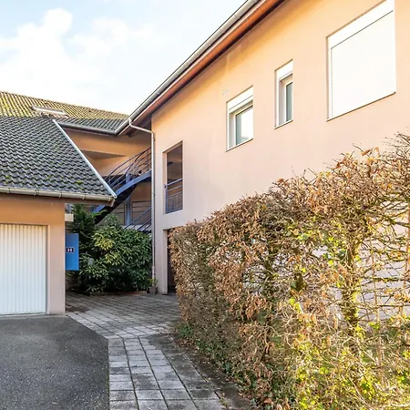 Laurabe Furnished Flat * Annecy